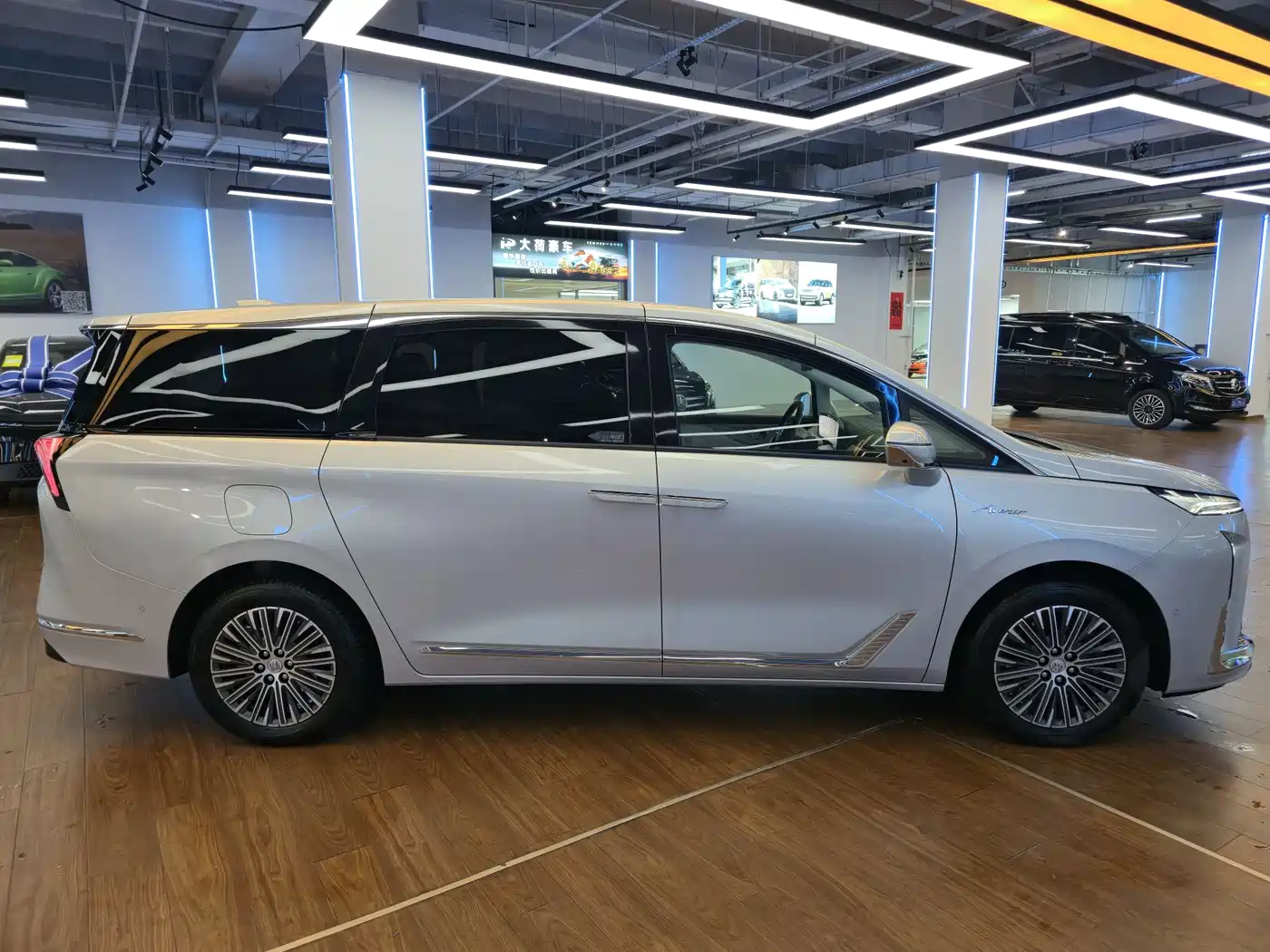 BUICK GL8 NEW ENERGY