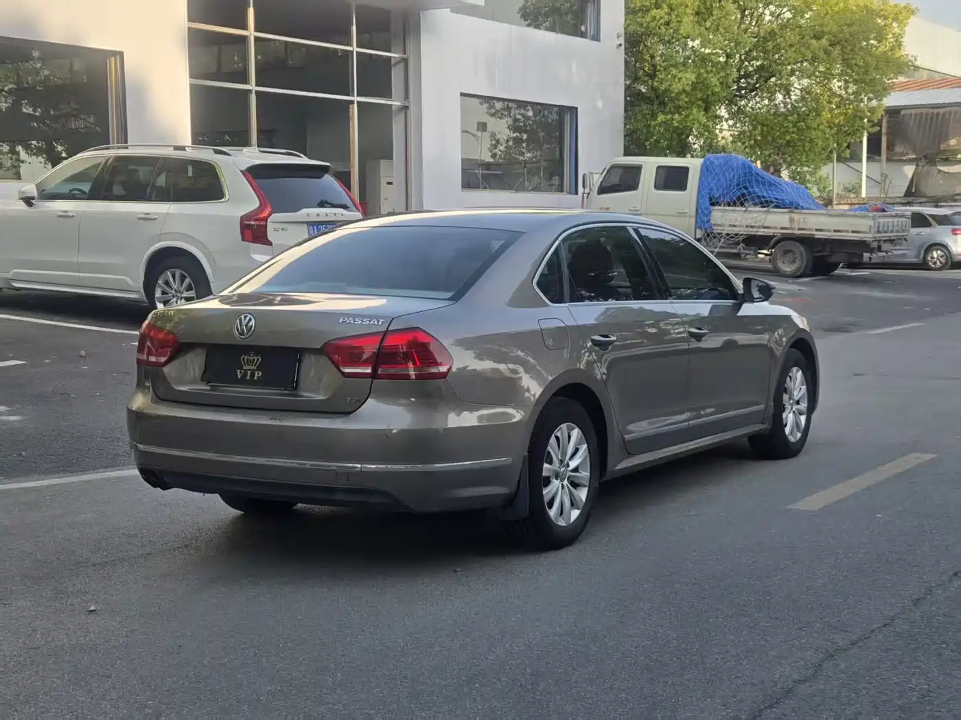 Volkswagen Passat 2014 1.8TSI DSG Luxury Edition фото 7