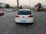 Photo 6 - Volkswagen Golf