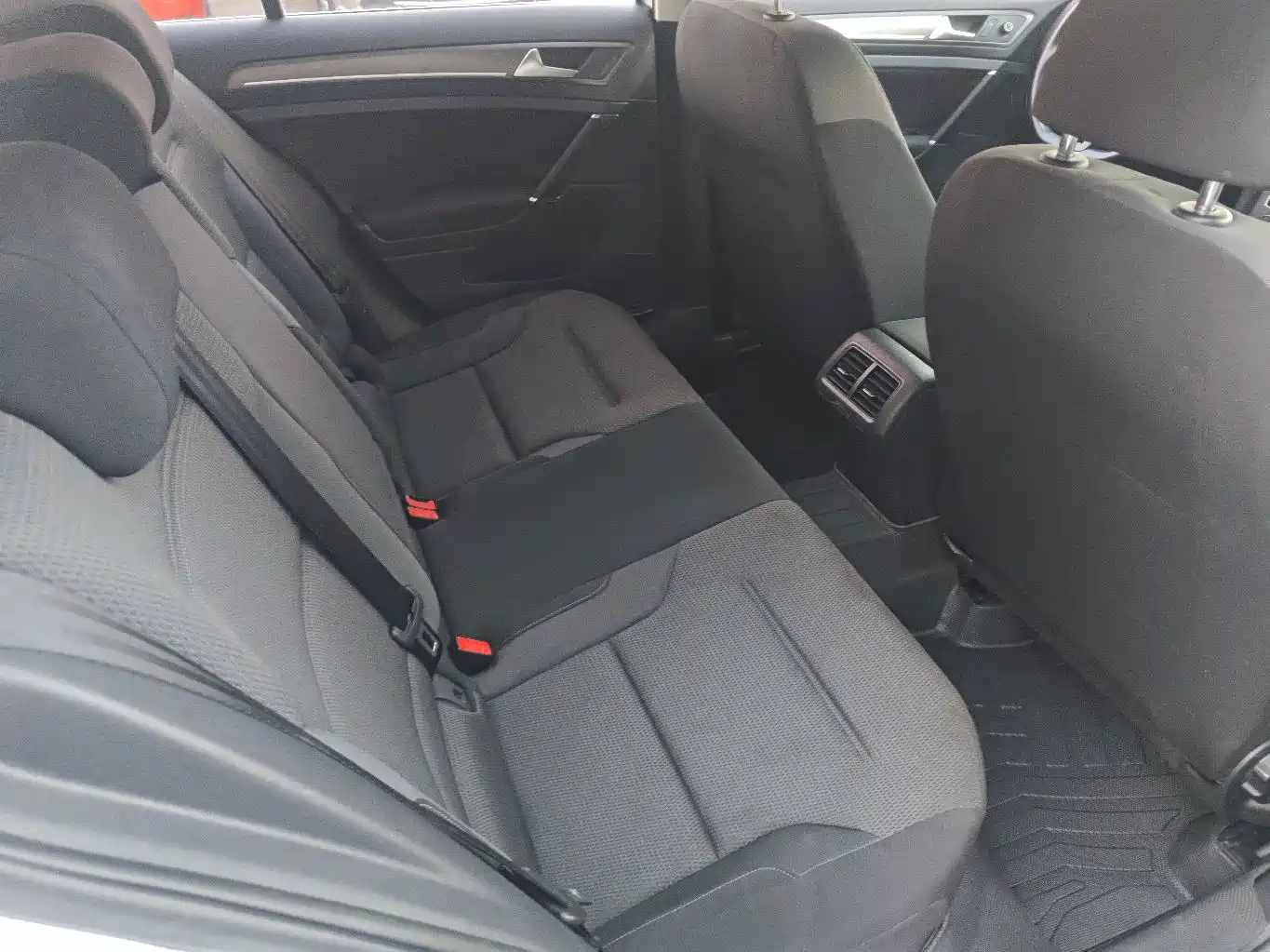 Photo 12 - Volkswagen Golf
