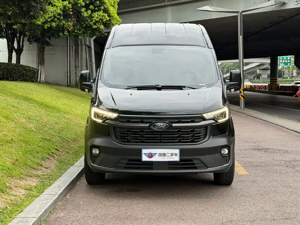 Ford Transit 2023 2023 Model 2.0T Diesel Automatic Multi-purpose Commercial Vehicle Medium Wheelbase Medium Roof 5/6 Seater
