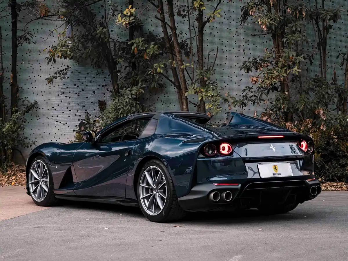 Ferrari 812 2023 2020 6.5L GTS