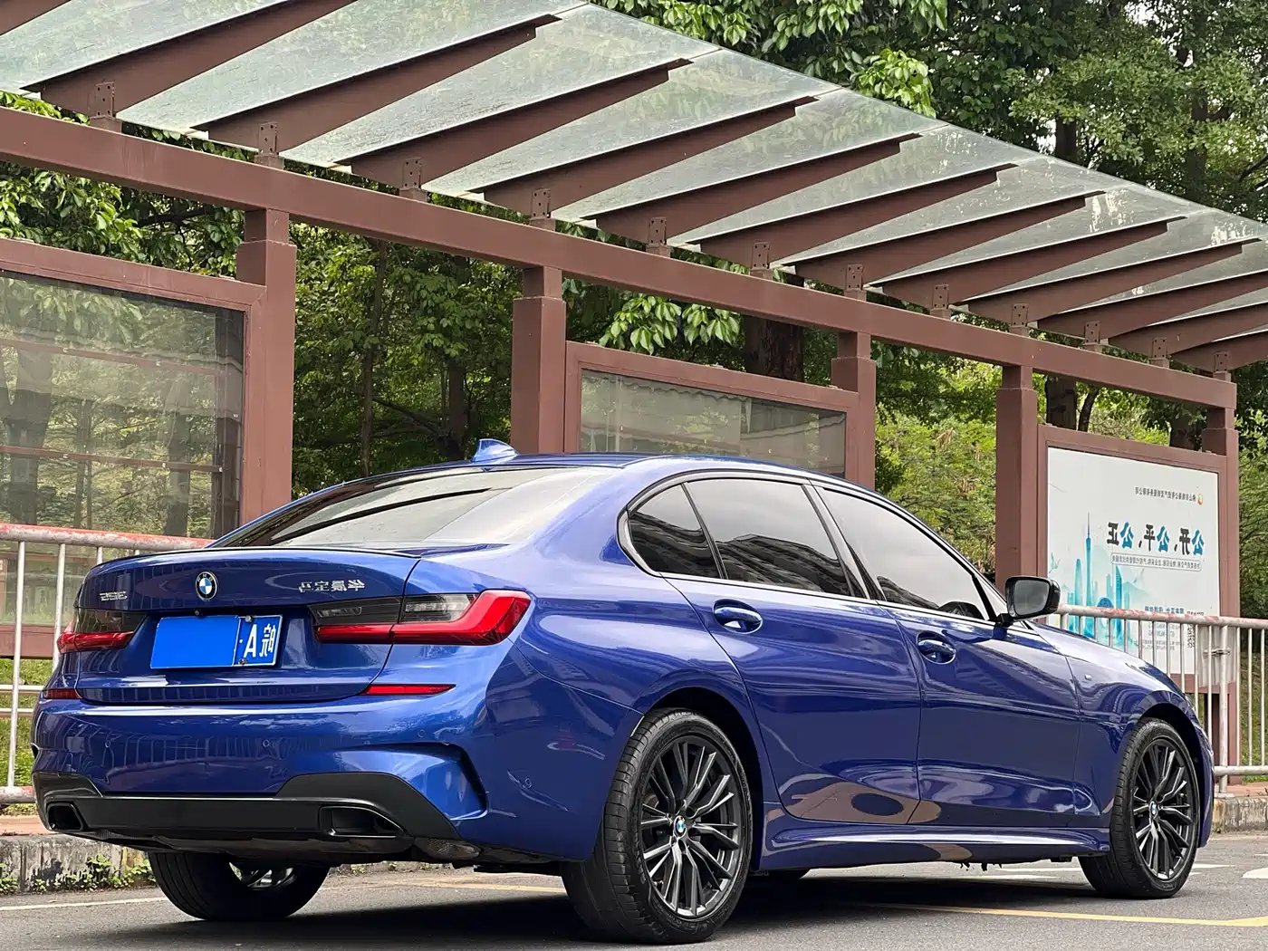 BMW 3 Series 2020 325Li M Sport Black Night Package фото 19