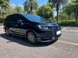 Фото 3 - Honda Elysion