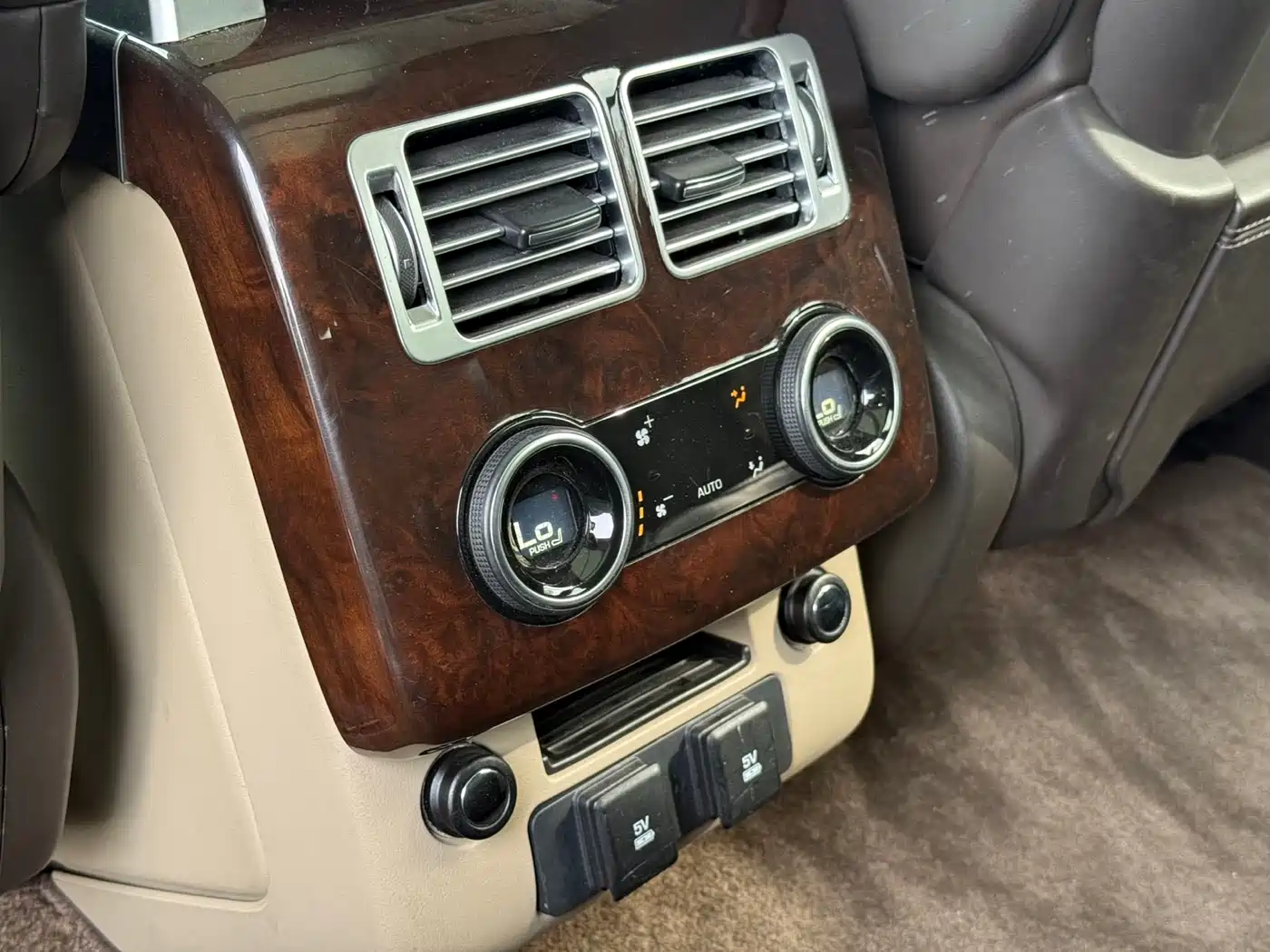 Land Rover Range Rover 2021 3.0 L6 Heritage Edition фото 17