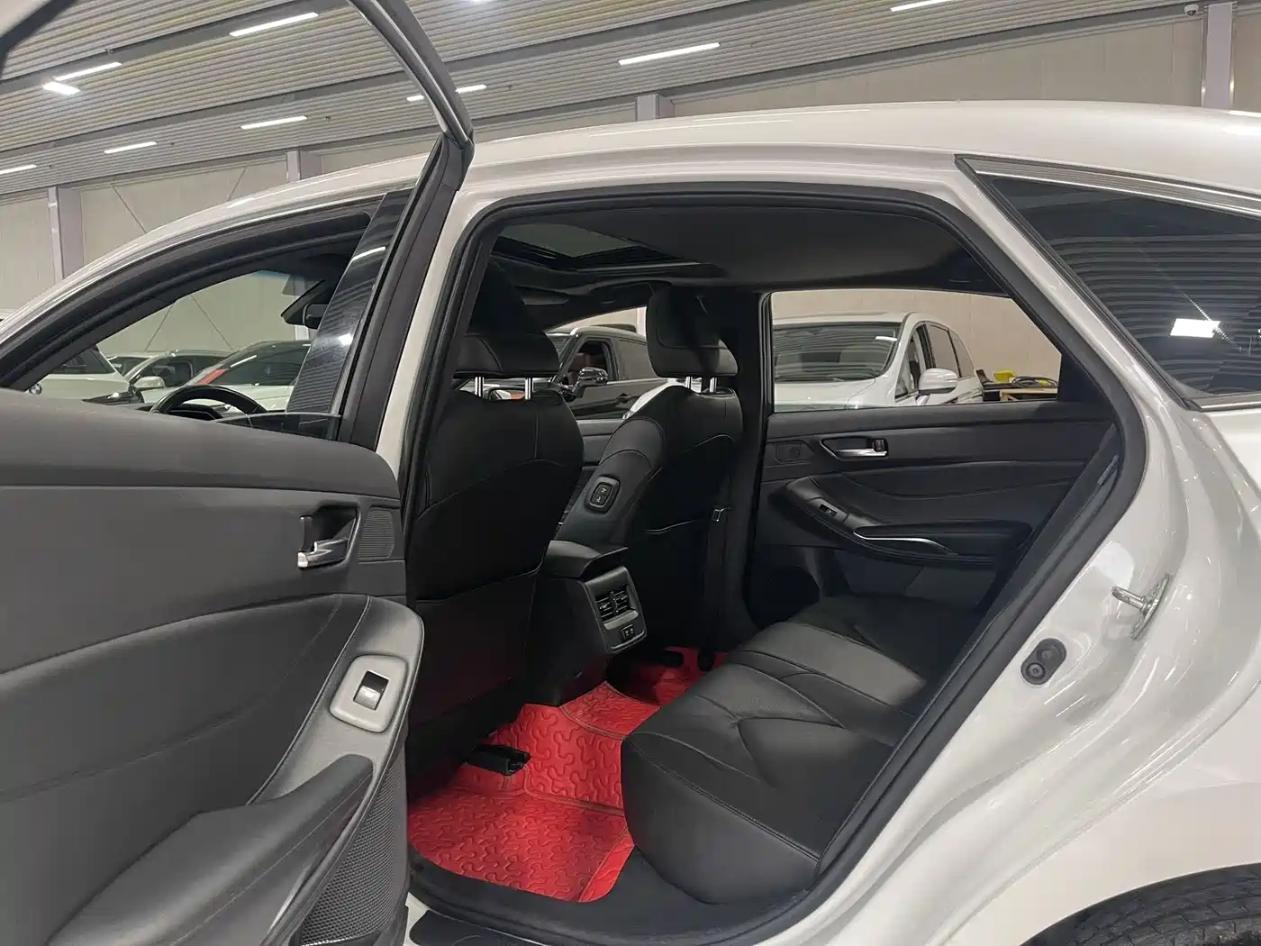 Toyota Avalon 2021 2.5L Luxury Edition фото 9
