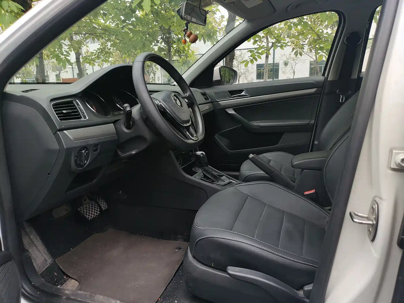 Volkswagen Lavida 2017 1.6L Automatic Comfort Edition фото 7