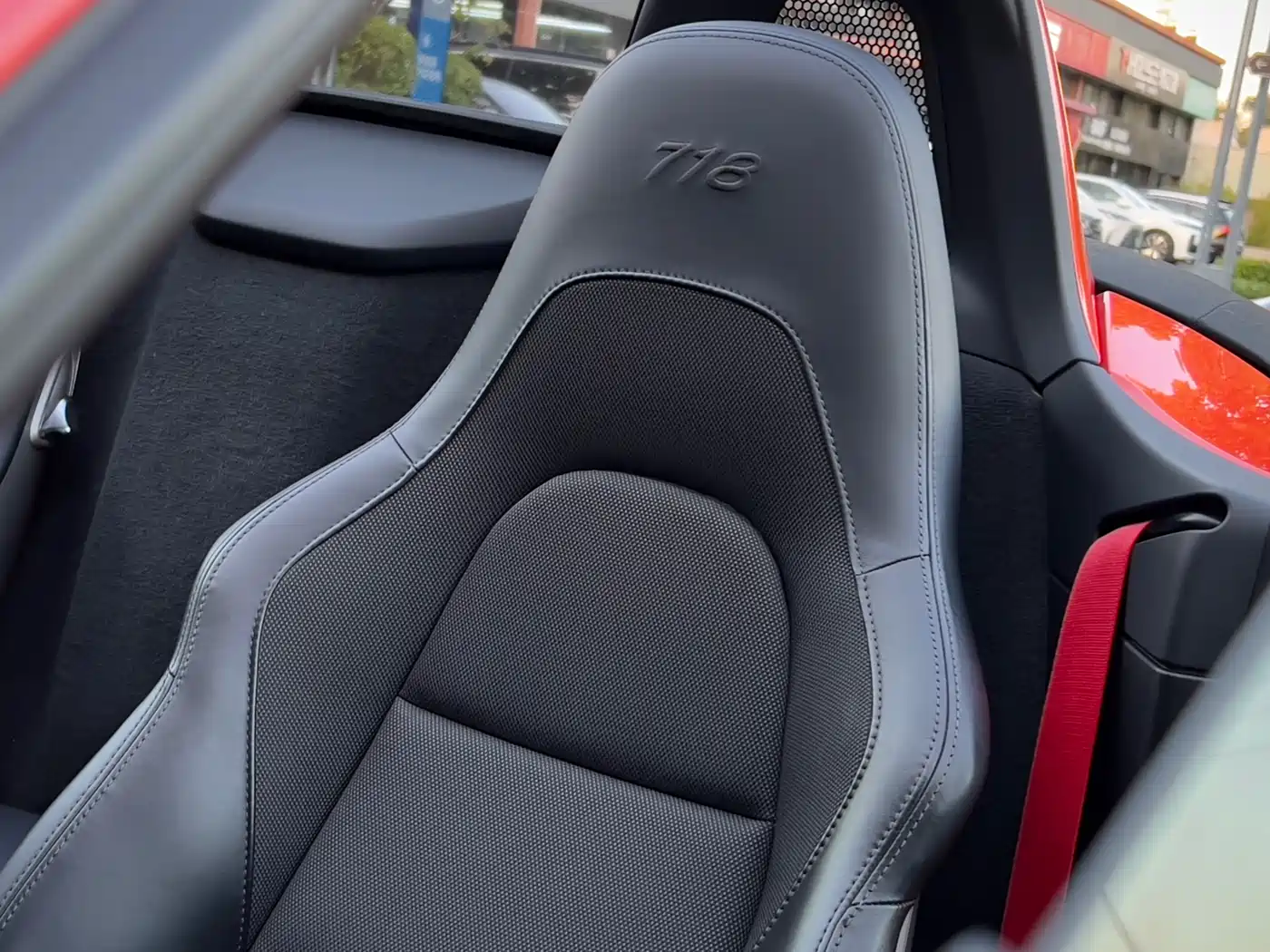 Porsche 718 2022 Boxster T 2.0T фото 28