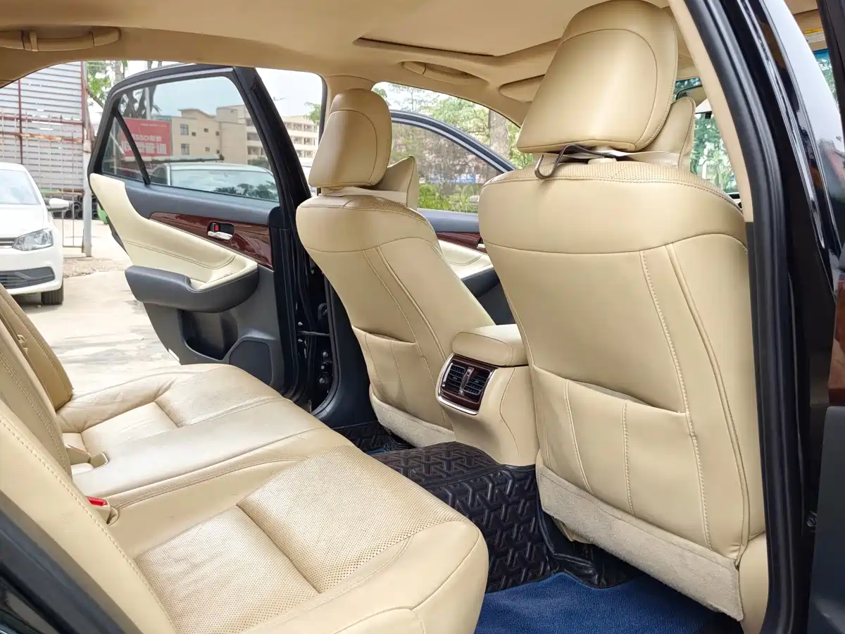 Toyota Crown 2018 2.0T Fashion Edition фото 14