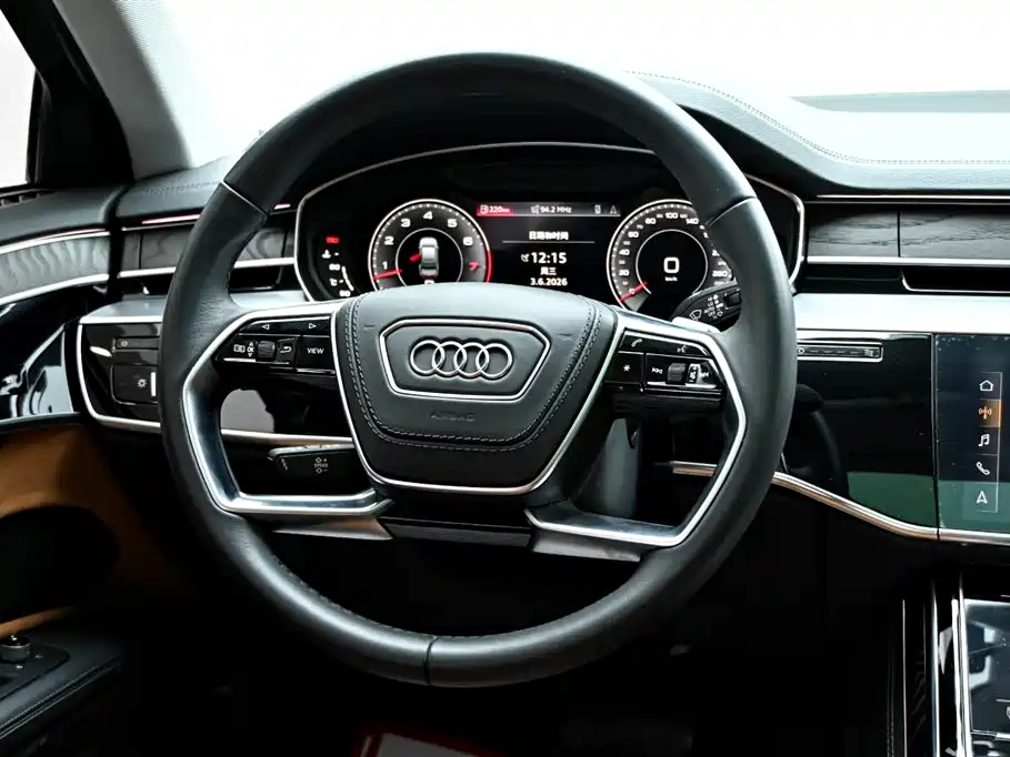AUDI A8
