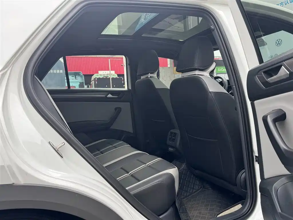 Volkswagen T-Roc, миниатюра 8