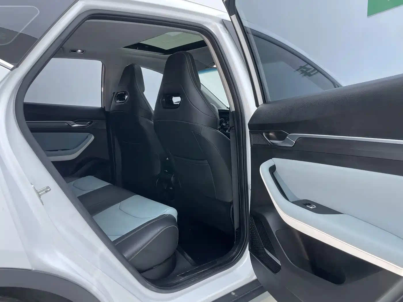 Geely Emgrand S 2022 2022 1.4T CVT Crossover Player