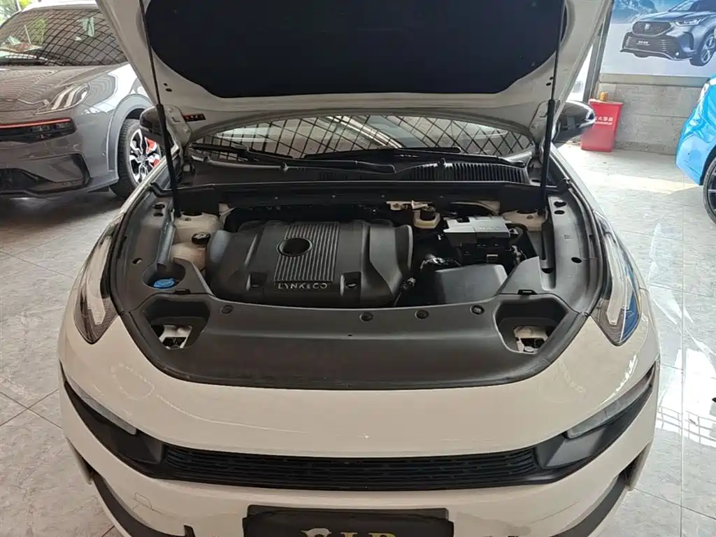 Lynk & Co 03 2021 2.0TD Auto Jin Champion Edition фото 20