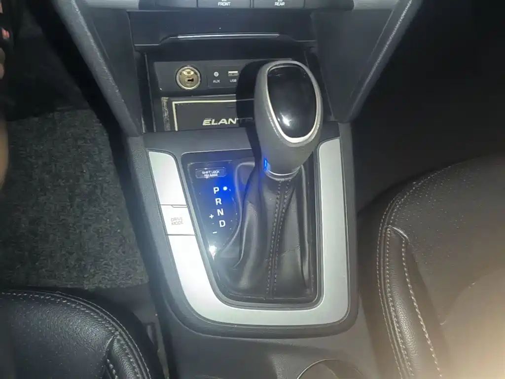 Hyundai Elantra 2018 1.6L Automatic 15th Anniversary Special Edition фото 14