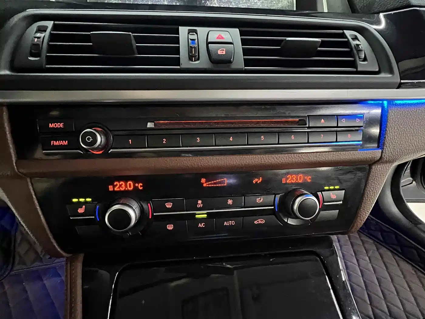 BMW 5 Series 2017 520Li Classic Edition фото 10