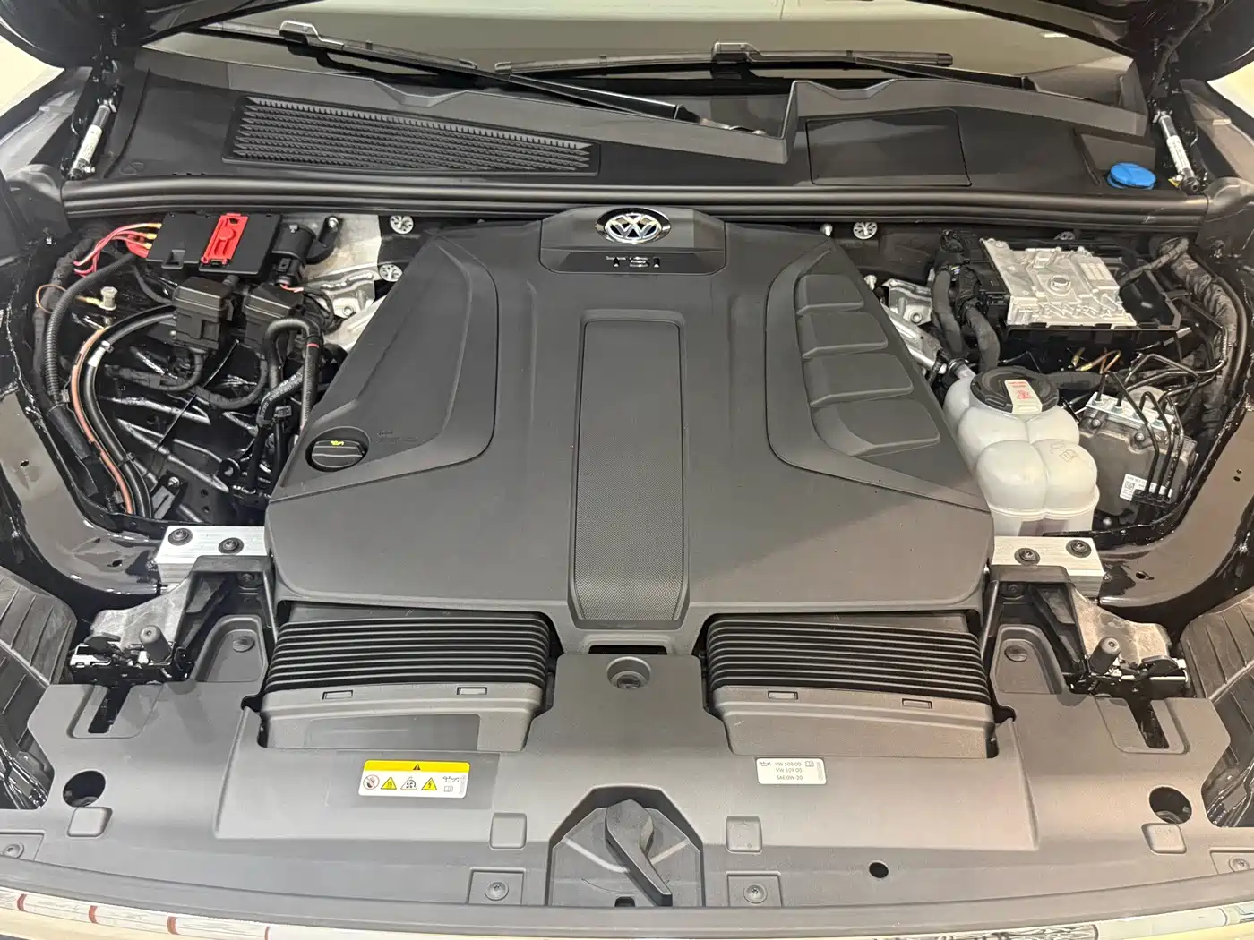 Volkswagen Touareg 2022 2021 2.0TSI R-Line