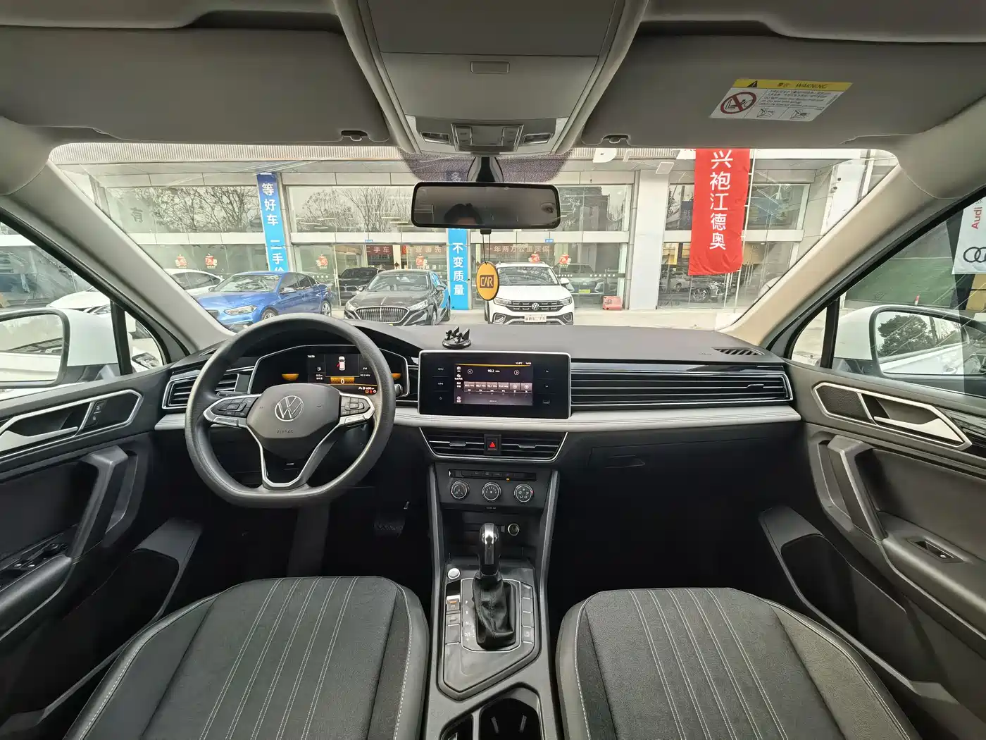 Volkswagen Tiguan L 2022 330TSI Automatic 2WD Comfort Edition фото 9