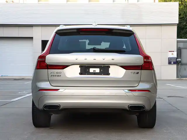 Volvo XC60 2020 T5 4WD Intelligent Comfort Luxury Edition — фото 3