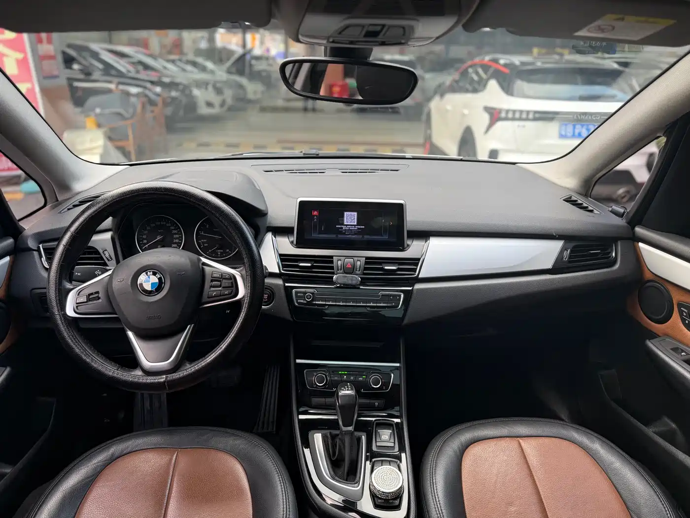 BMW 2 Series Touring 2016 218i Fashion Model фото 10