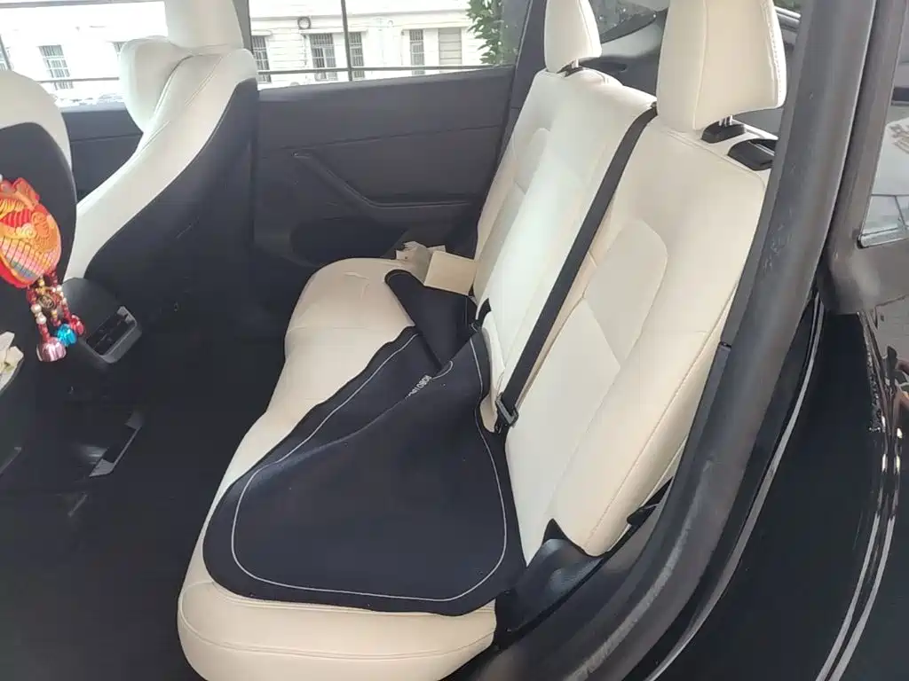 Фото 17 - Tesla Model Y