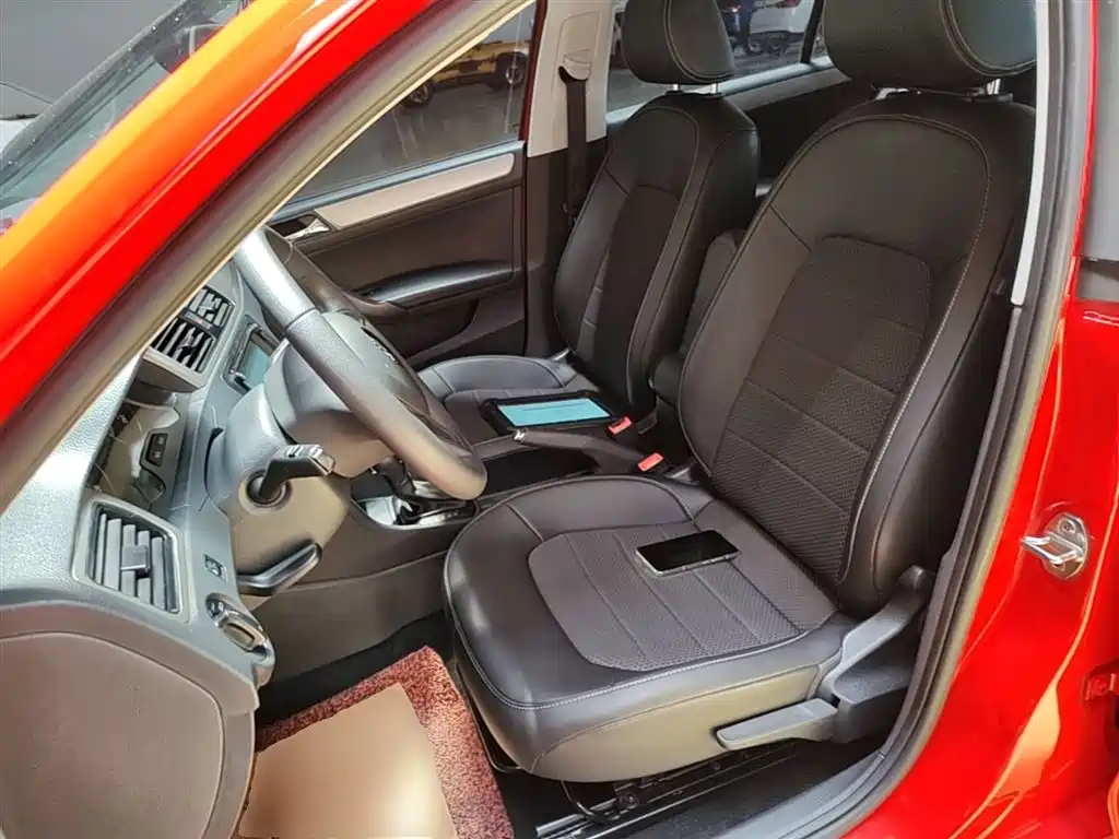Škoda Skoda Rapid Spaceback 2016 Facelift 1.6L Automatic Innovation Edition фото 15