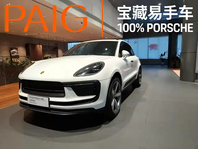 PORSCHE MACAN