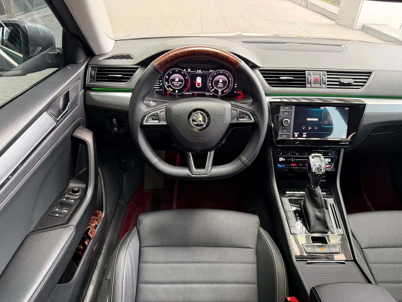 Škoda Superb 2019 Facelift TSI330 DSG Comfort фото 29