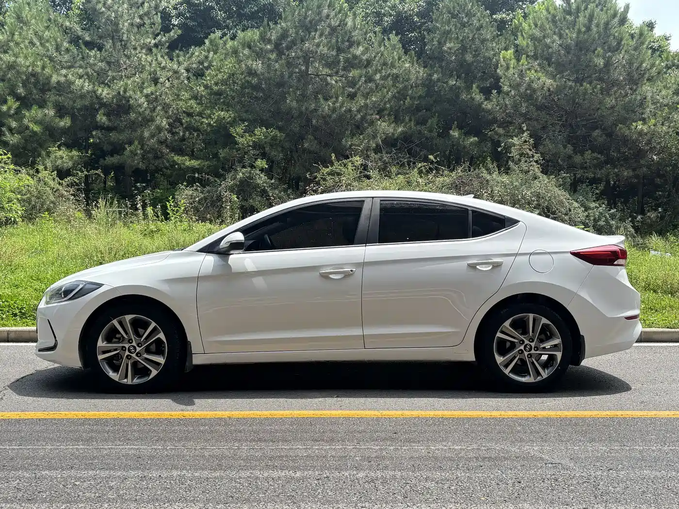 Hyundai Elantra 2016 Model 1.6L Automatic Smart Elite фото 3
