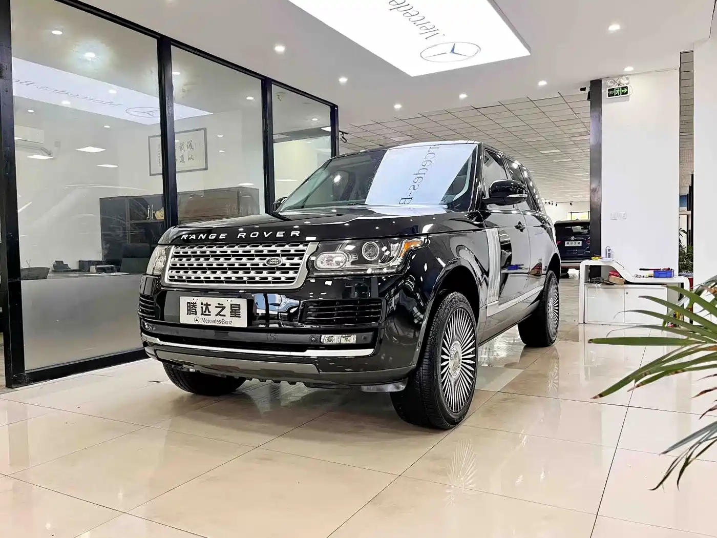 Land Rover Range Rover 2014 3.0 SC V6 Vogue фото 3
