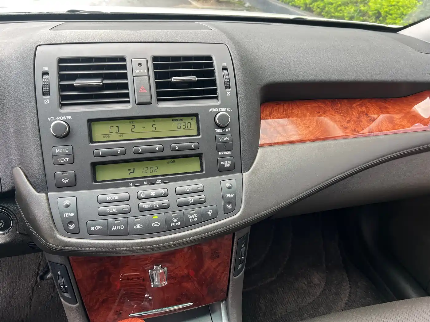 Toyota Crown 2012 2.5L Royal Leather Edition фото 8