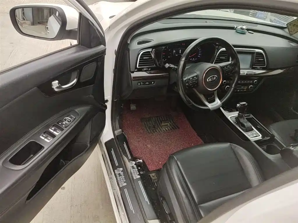 KIA K4