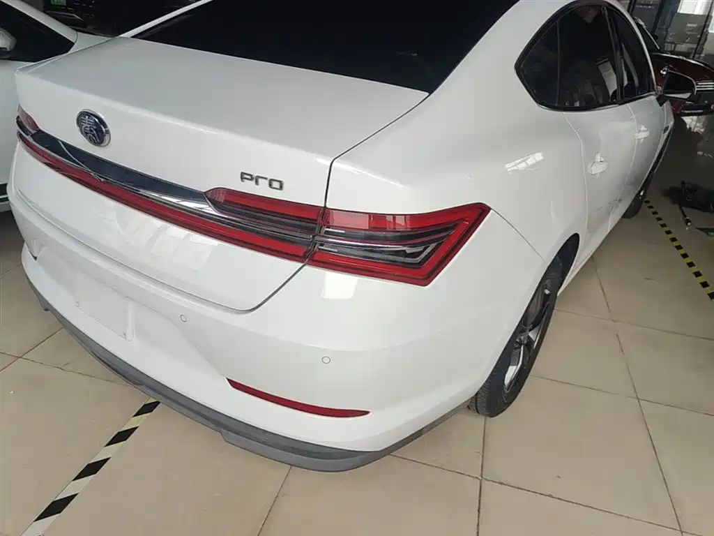 BYD Qin Pro 2019 Super Edition 1.5TI Automatic Smart Connected Feng Shang Type China VI фото 8