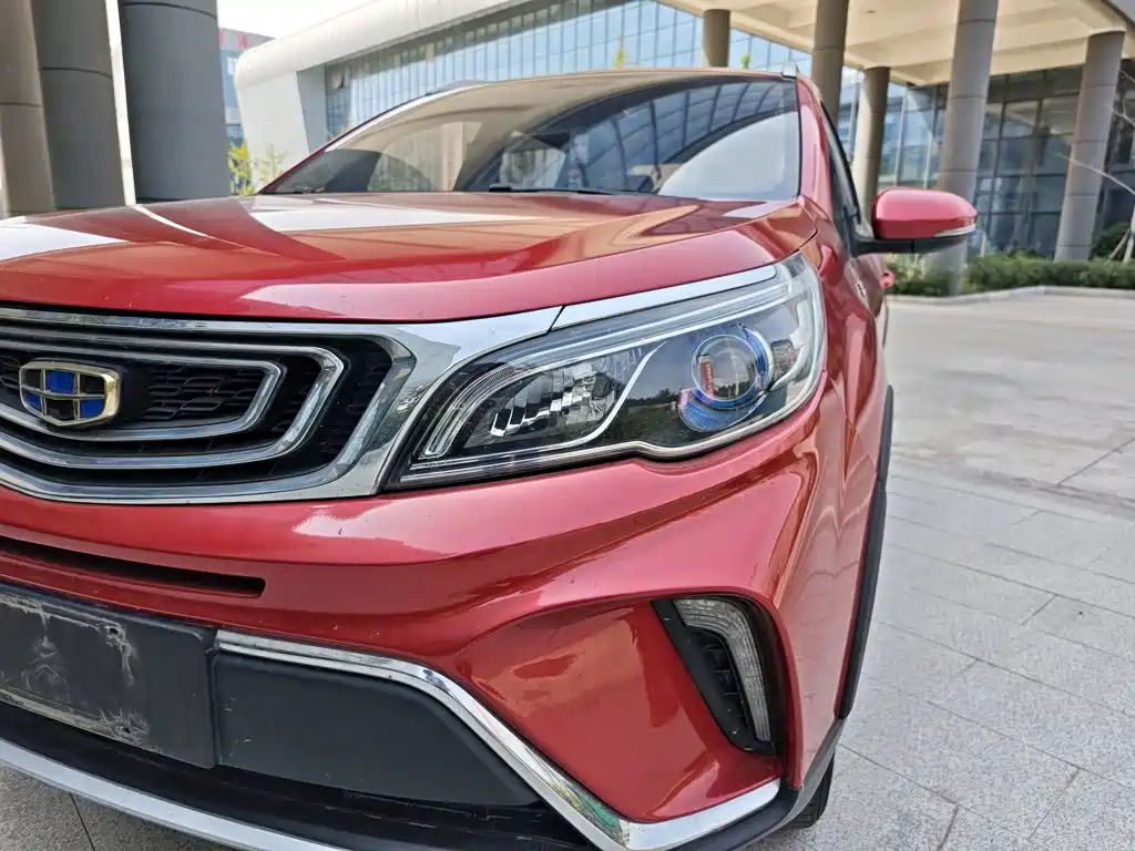 Фото 24 - Geely Vision X3