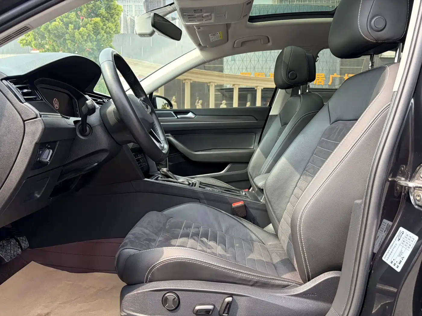 Volkswagen Magotan 2021 330TSI DSG 30th Anniversary Edition фото 5