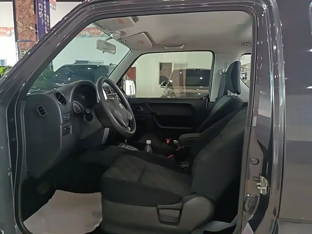 Suzuki Jimny (Import) 2015 2015 1.3 AT JLX Navigation Edition