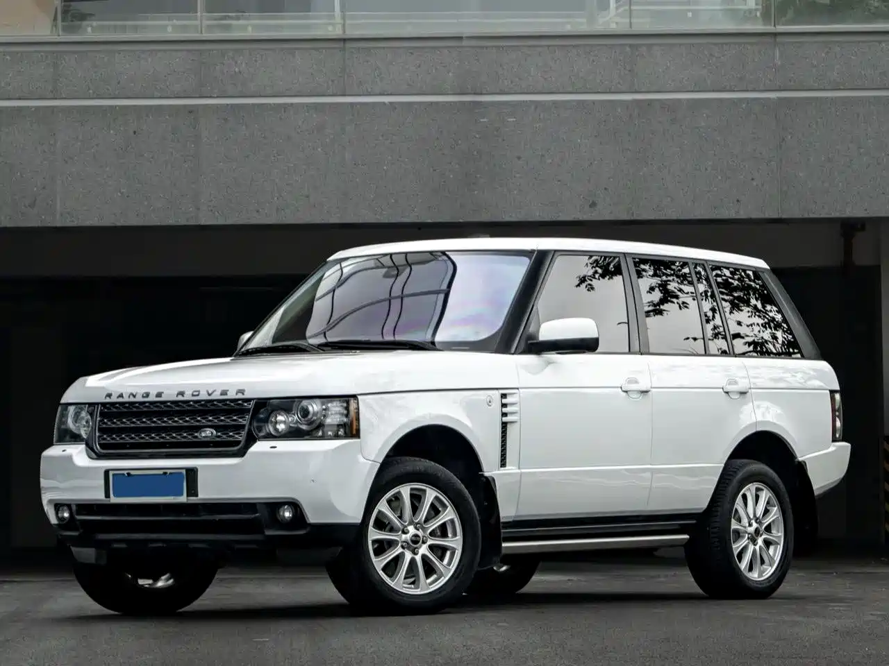 Фото 1 - Land Rover Range Rover