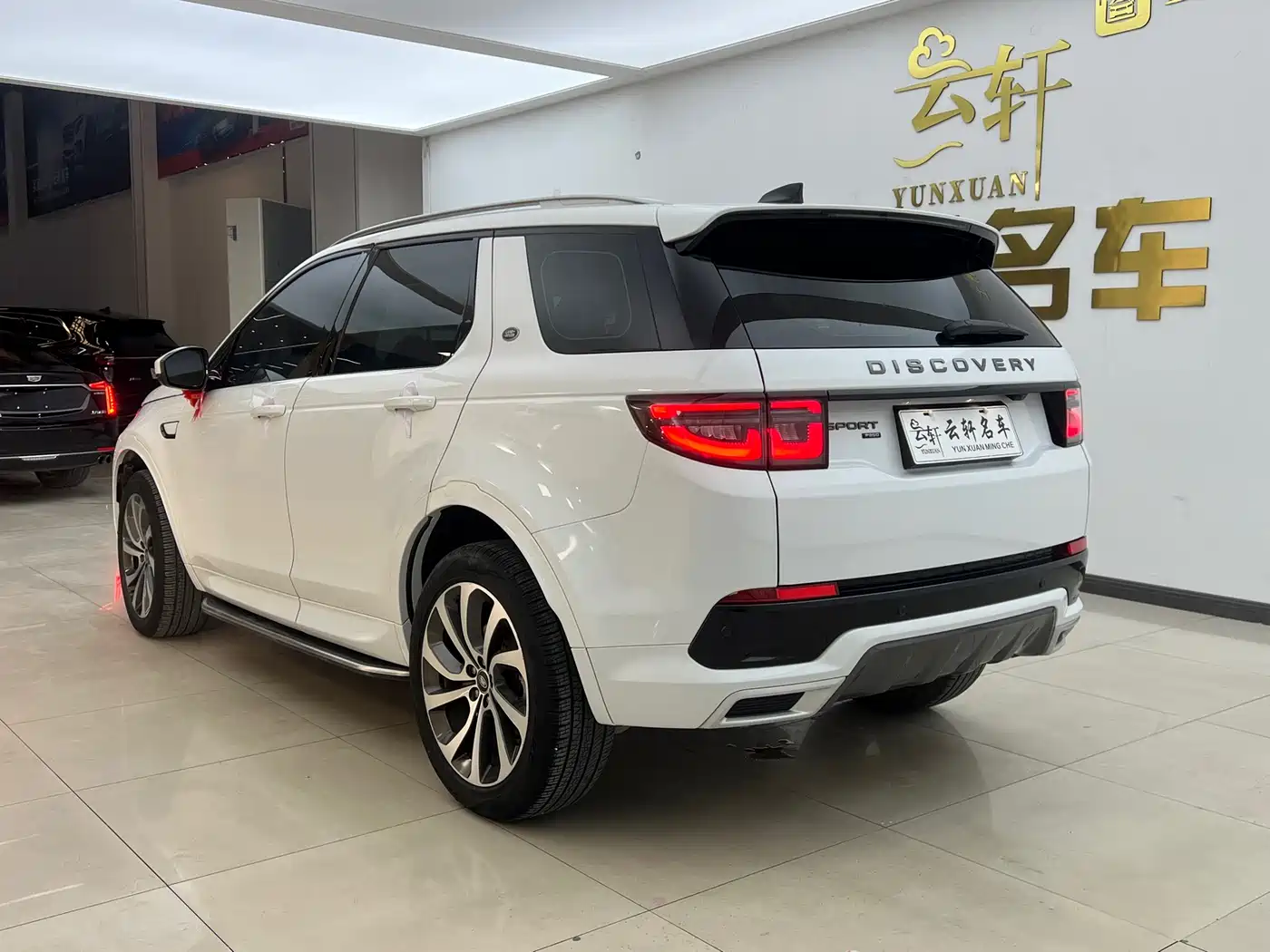 Land Rover Discovery Sport 2023 249PS R-Dynamic S Performance Version фото 22
