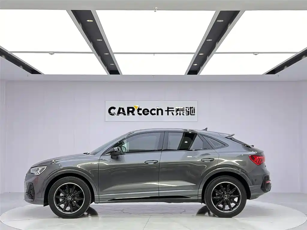 Audi Q3 Sportback 2023 40 TFSI Fashion фото 2