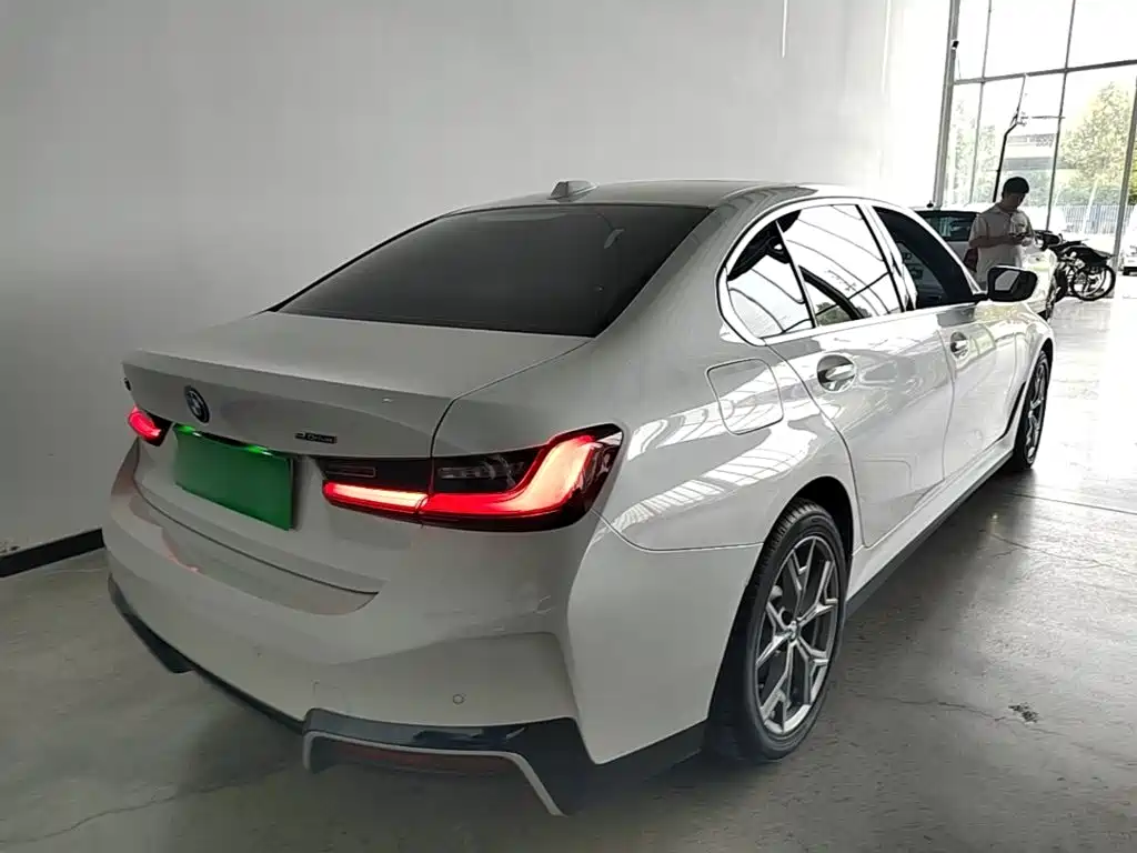 BMW i3 2025 2026 eDrive 35 L