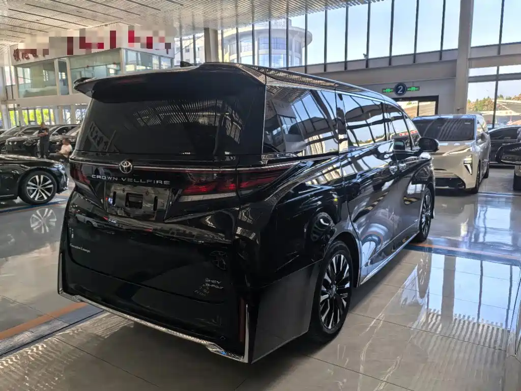 Фото 7 - Toyota Vellfire