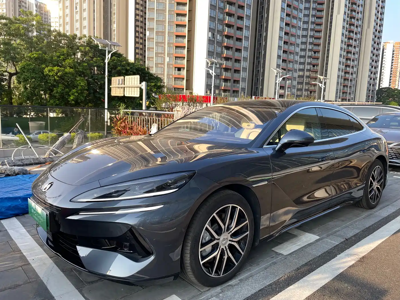 Denza Z9 2024 2024 Model 1100km AWD Max Edition