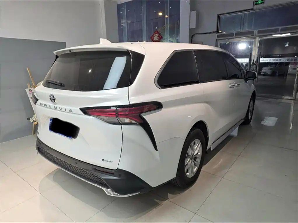 Toyota Granvia 2026 2026 Model 2.5L Hybrid Comfort Edition