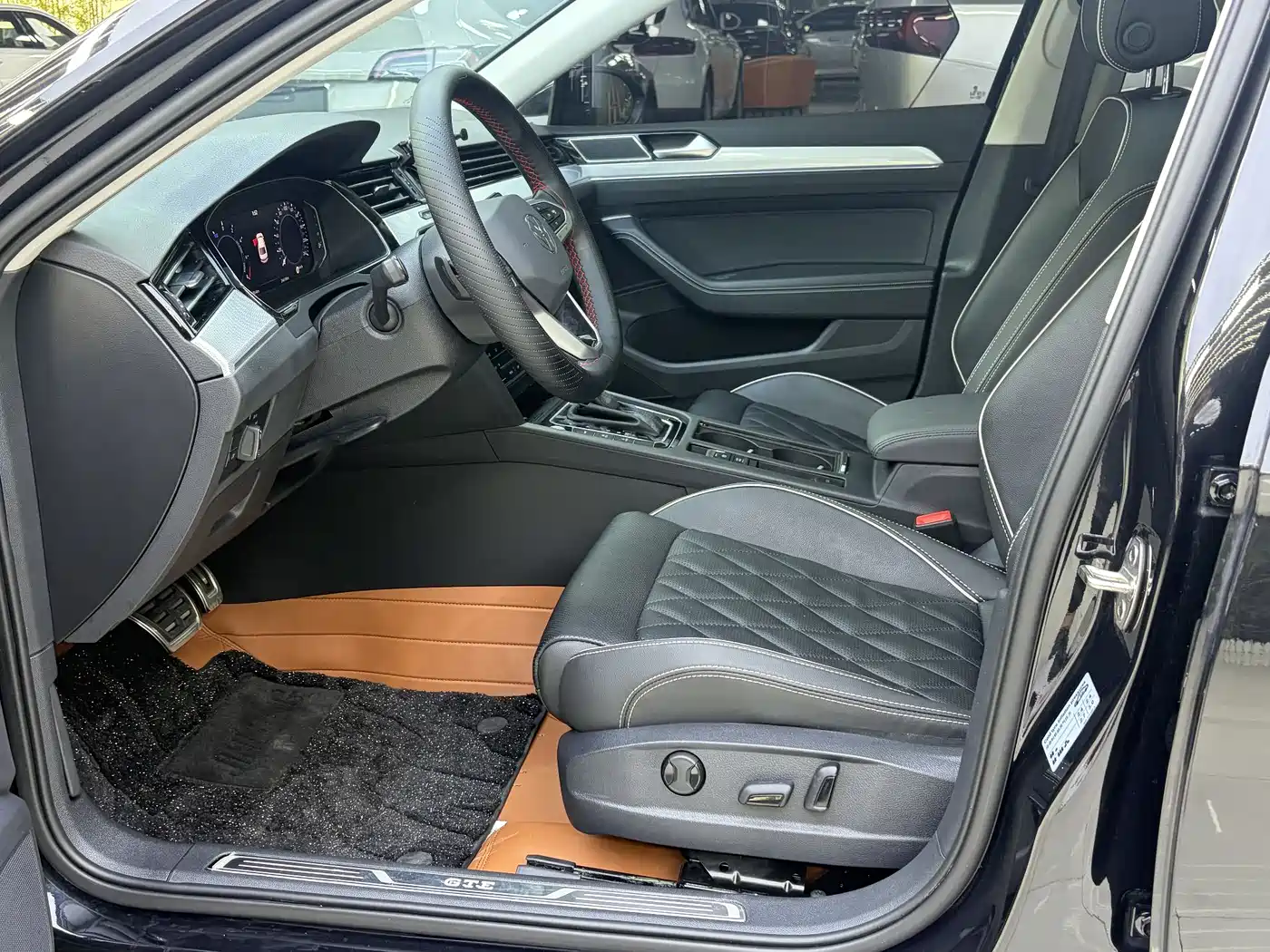 VOLKSWAGEN MAGOTAN GTE PLUG IN HYBRID