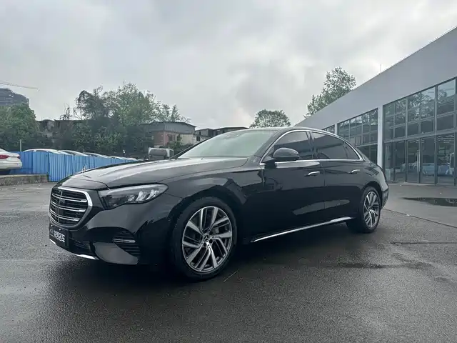 MERCEDES-BENZ E CLASS