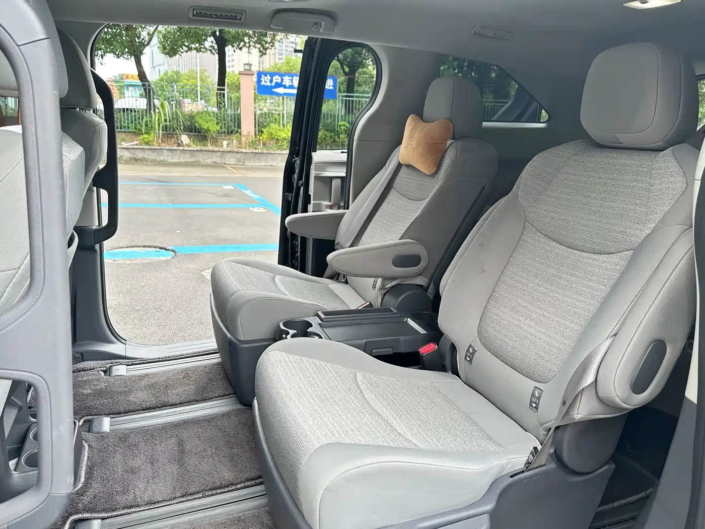 Toyota Sienna, миниатюра 8