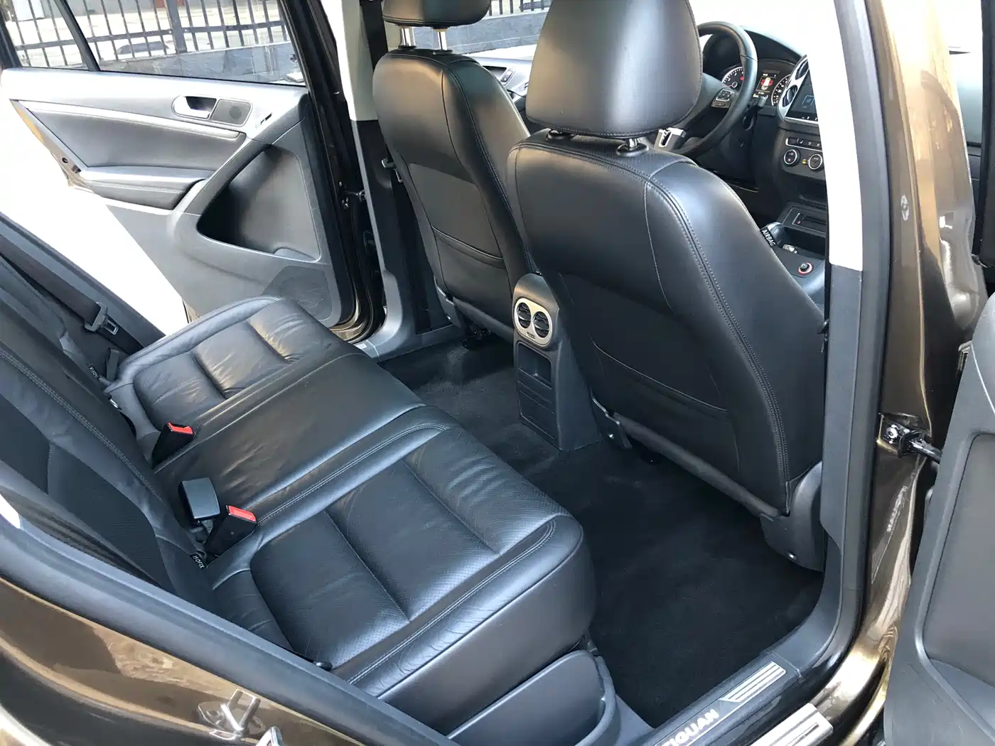 Volkswagen Tiguan 2015 1.8TSI Automatic 2WD Highline фото 8