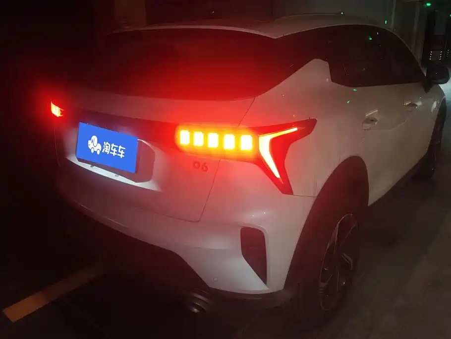 Lynk & Co 06 2023 Remix 1.5T Power Pro фото 3