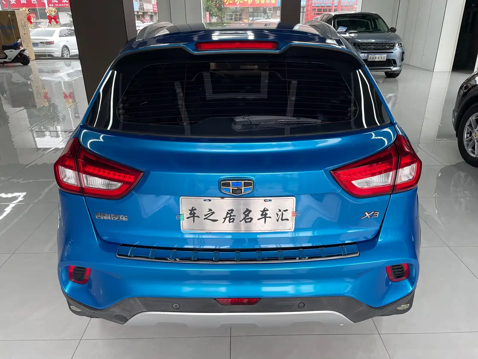 Фото 4 - Geely Vision X3