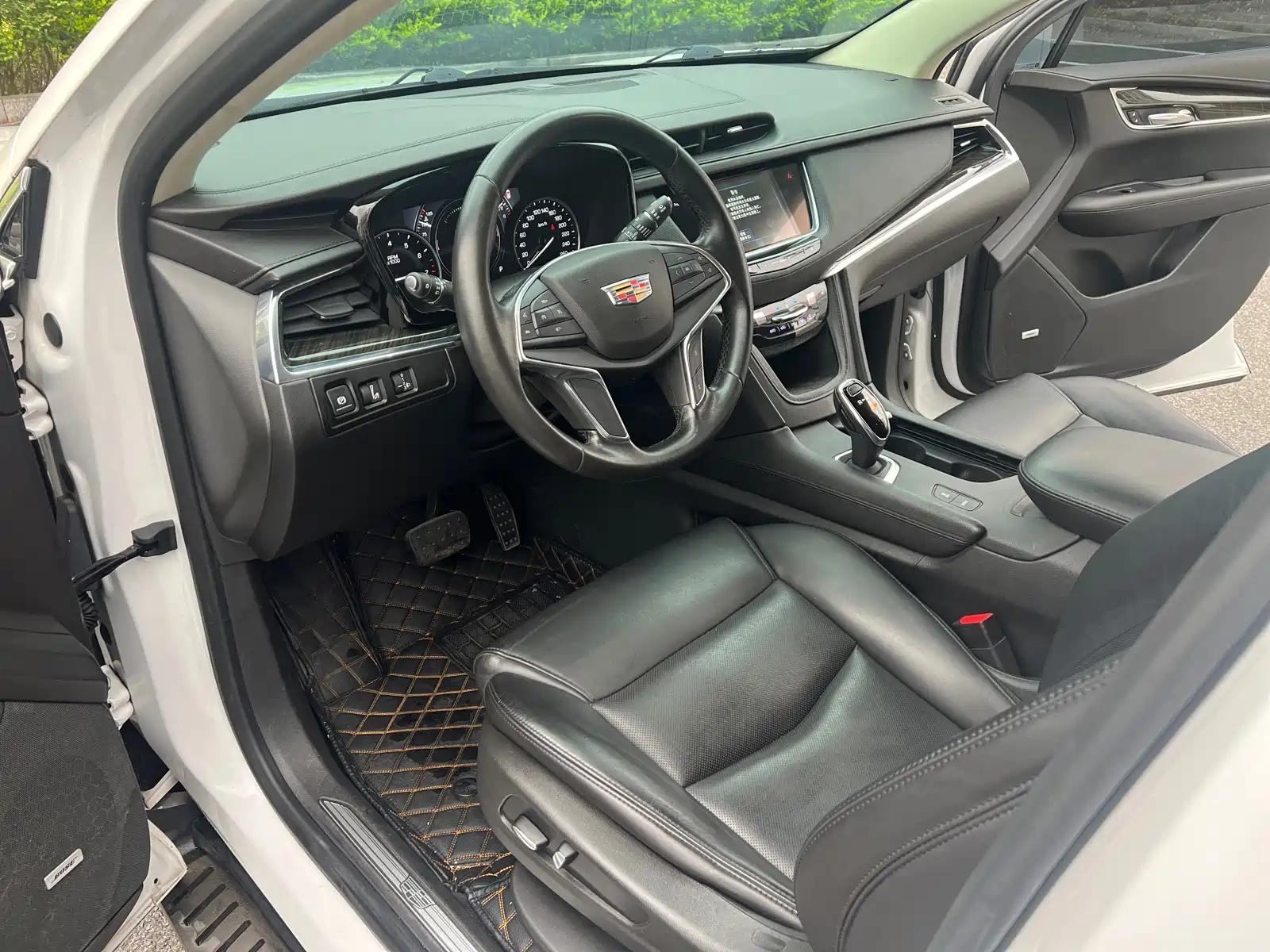 Фото 8 - Cadillac XT5