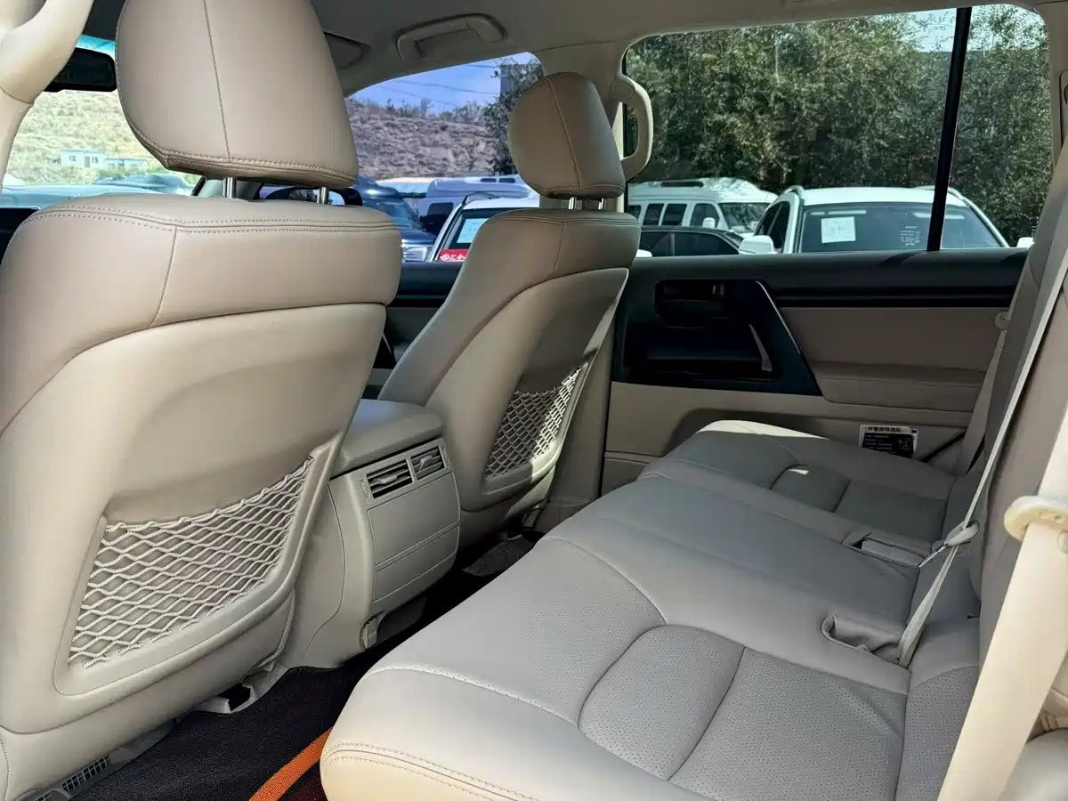 Toyota Land Cruiser (Import) 2018